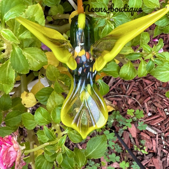Hand Blown Glass Hummingbird FINAL SALE UNLESS BUNDLE! - Picture 4 of 7